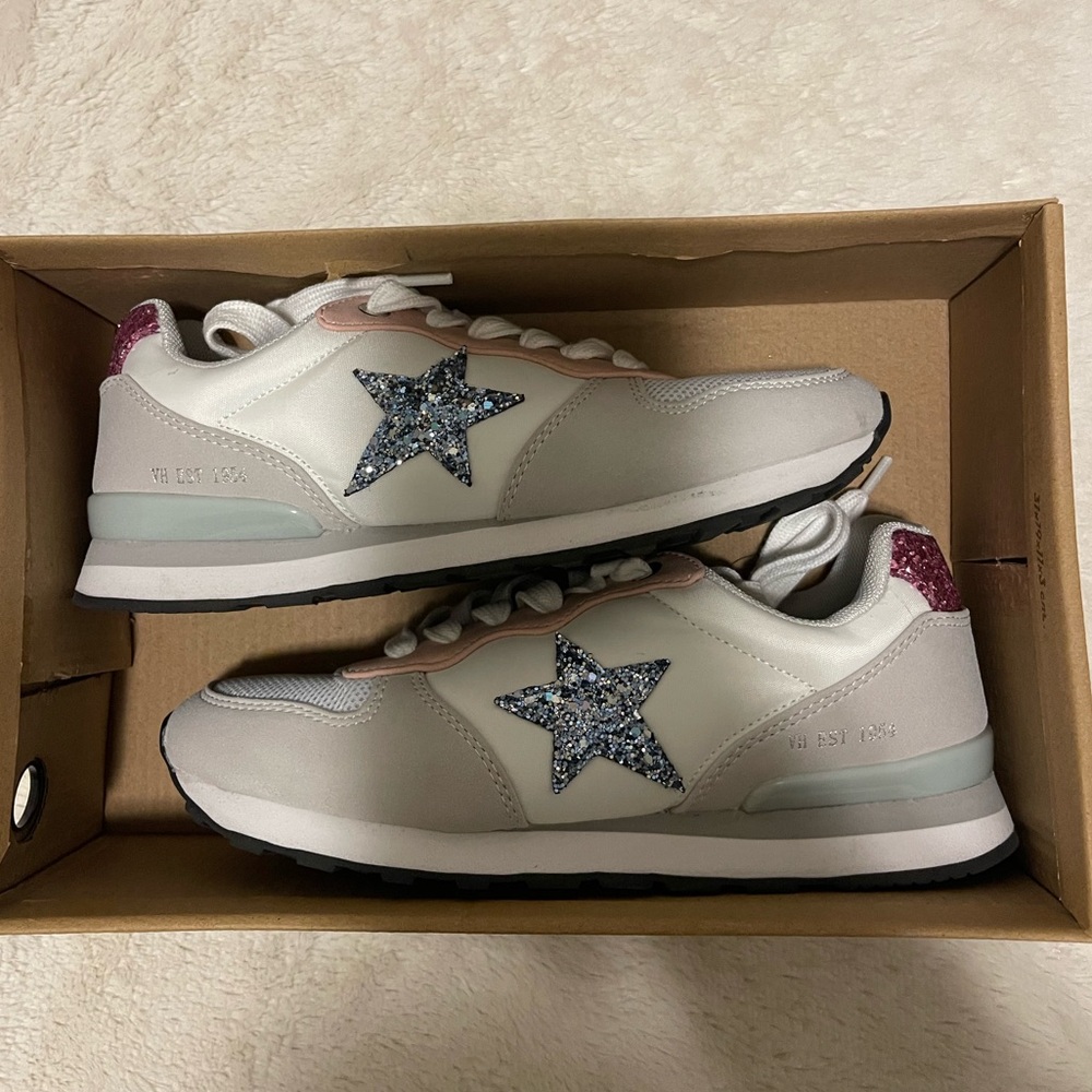 Women’s White Sneakers with Glitter Star Accent